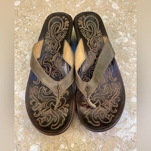 Olukai Paniolo Wedge Brown Leather Thongs.  Sz 10 Excellent Preowned
